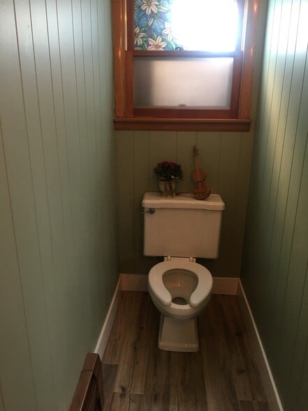 More Photos Of 541-549 Pine St, Burlington Storefront Retail Residential For Sale