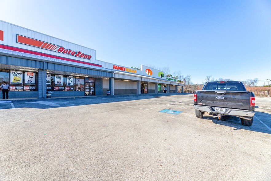 More Photos Of 1123 State Highway 110 N, Whitehouse General Retail For Lease