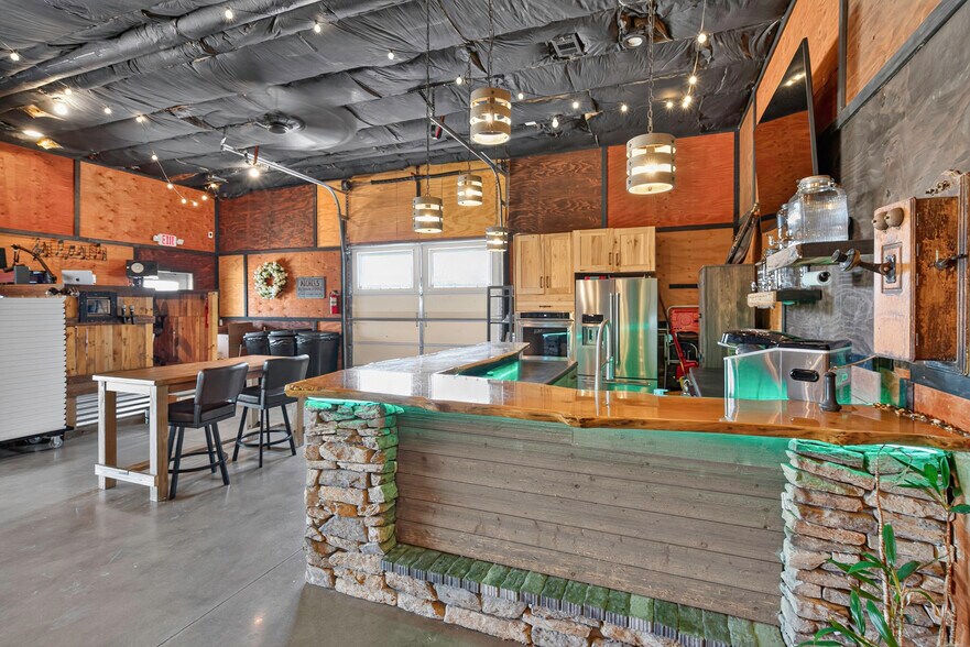 More Photos Of 1558 N 600 Rd, Baldwin City Specialty For Sale