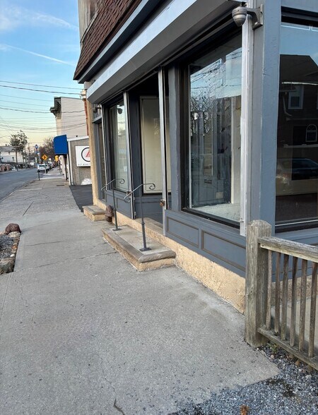 More Photos Of 521 Jewett Ave, Staten Island Storefront Retail Residential For Lease