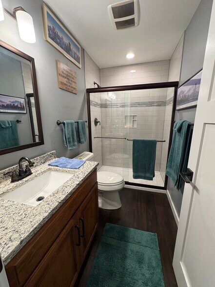 More Photos Of 2244 Ferry Rd, Naperville Flex For Sale