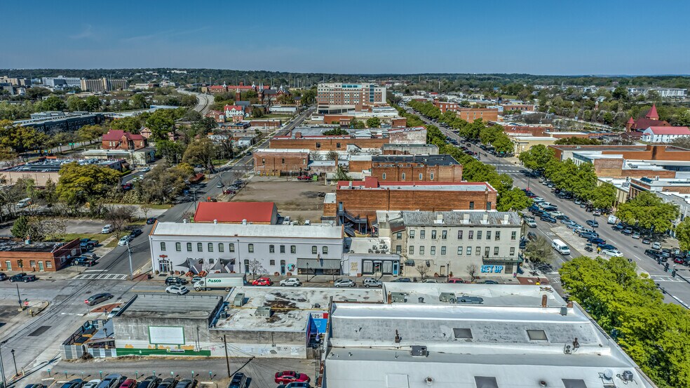 More Photos Of 215 10th St, Augusta General Retail For Sale