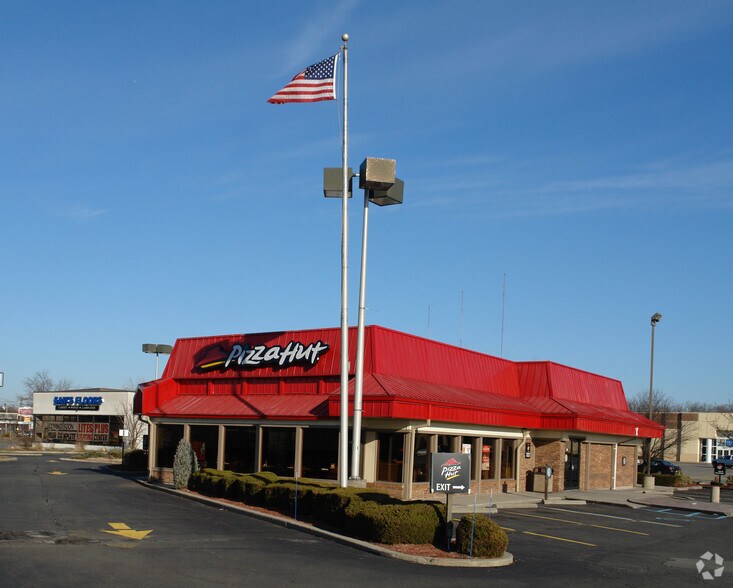 Primary Photo Of 214 E Route 59, Nanuet Restaurant For Lease