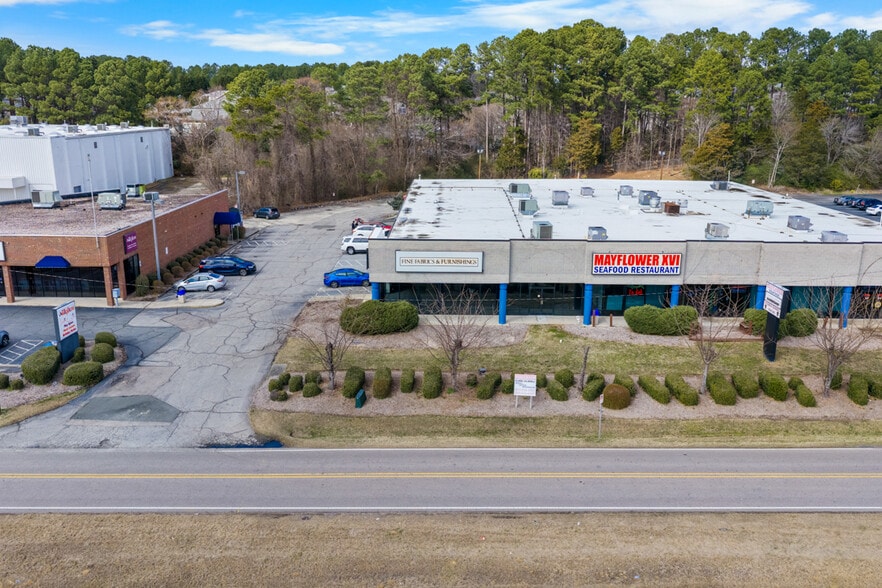 More Photos Of 3742 Durham Chapel Hill Blvd, Durham Showroom For Lease