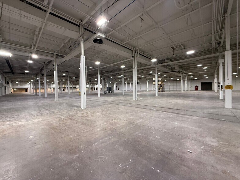 More Photos Of 1007-1011 W Butler St, Philadelphia Distribution For Lease