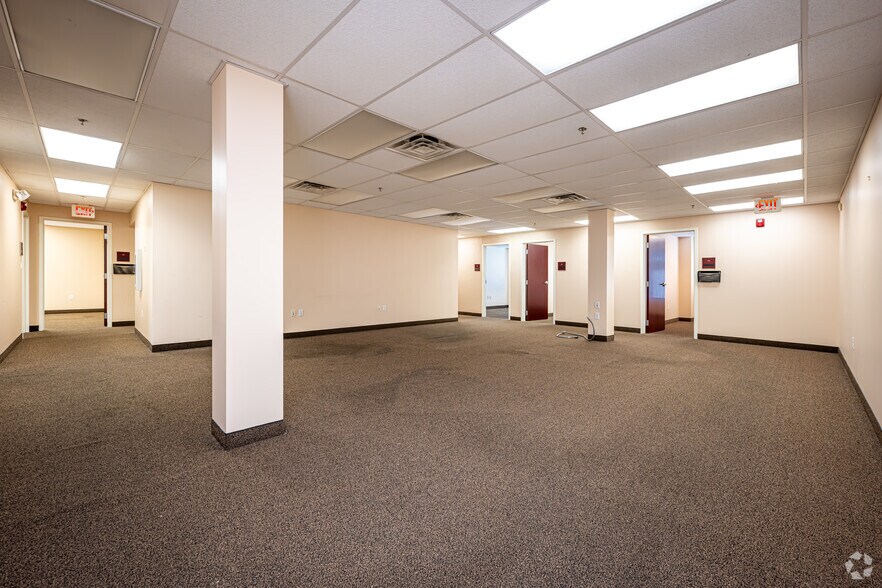 More Photos Of 14055 Seaway Rd, Gulfport Medical For Lease