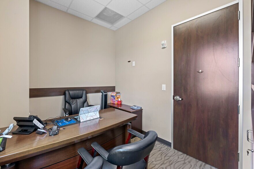 More Photos Of 7790 W Grand Pky, Richmond Medical For Lease