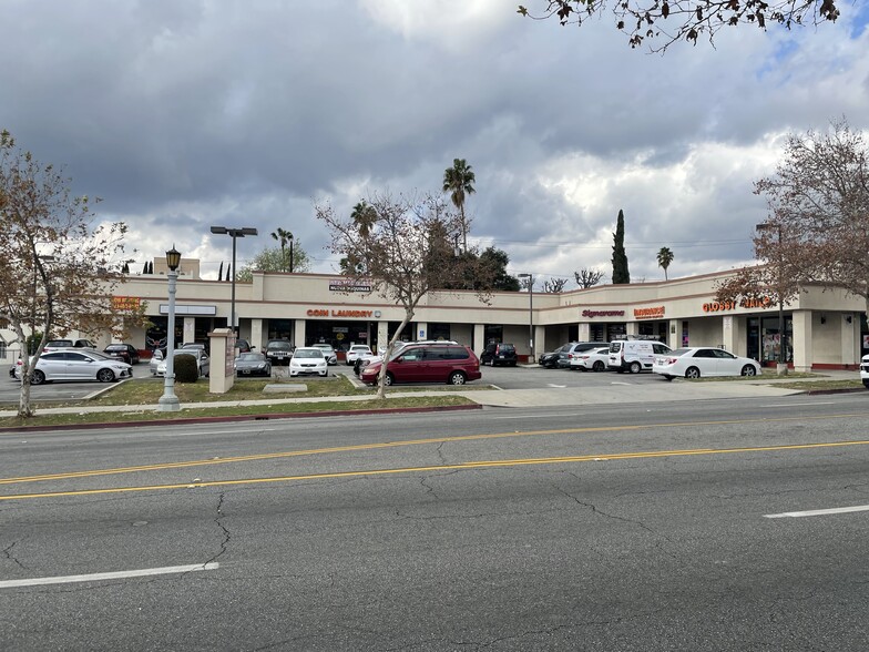 Primary Photo Of 1369-1397 N Lake Ave, Pasadena General Retail For Lease