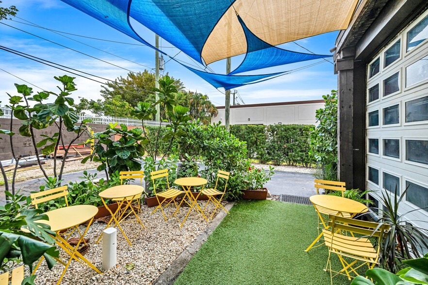More Photos Of 815 NE 13th St, Fort Lauderdale Freestanding For Sale