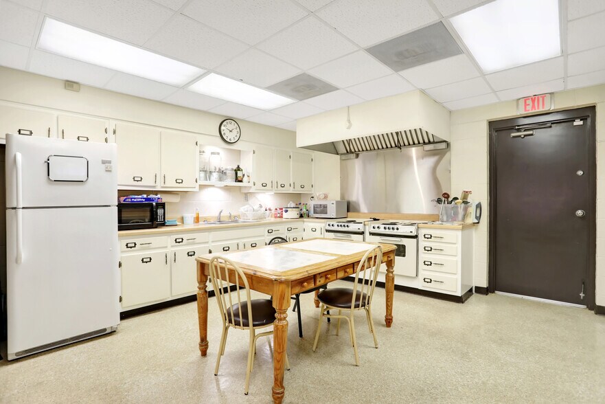 More Photos Of 1792 N Parkway, Memphis Religious Facility For Sale