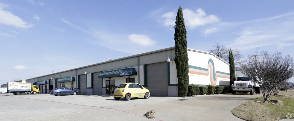 More Photos Of 2131-2163 Corzine Dr, Arlington Showroom For Lease