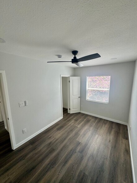 More Photos Of 3914 S Normandie Ave, Los Angeles Apartments For Sale