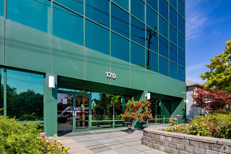 More Photos Of 170 Sheppard Ave E, Toronto Office For Lease