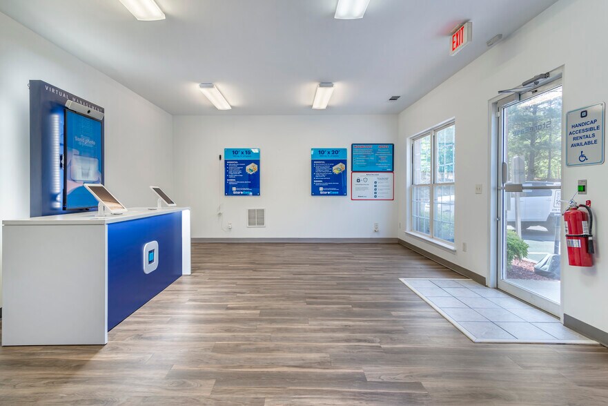 More Photos Of 2445 Hilton Dr, Gainesville Self Storage For Lease