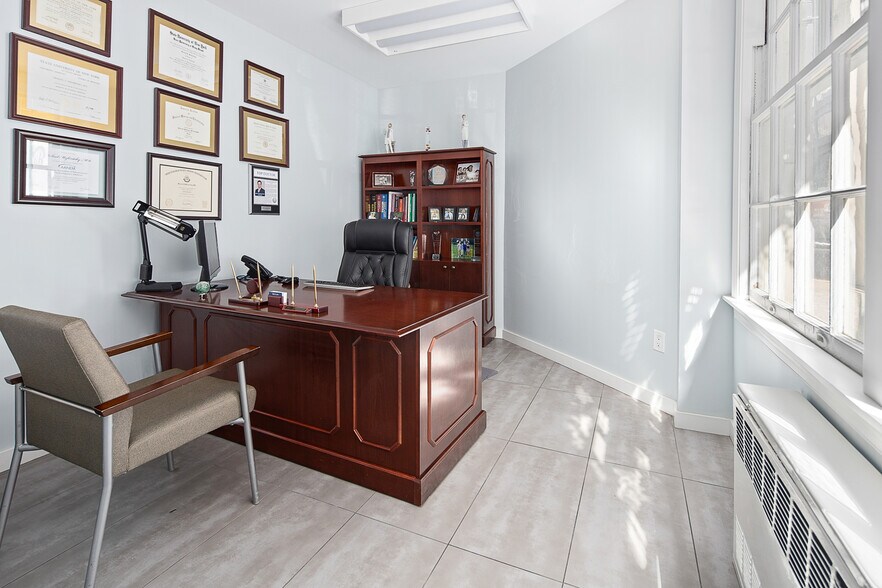 More Photos Of 130 E 67th St, New York Apartments For Sale