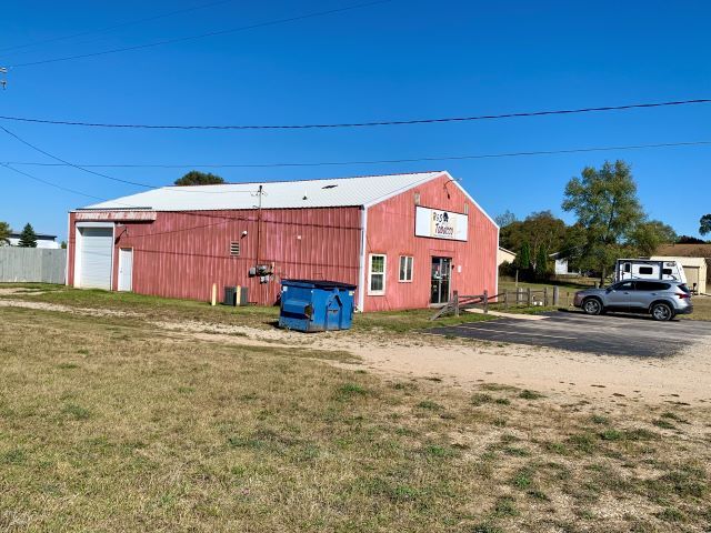 More Photos Of 305 US Highway 31 S, Traverse City Storefront Retail Office For Lease