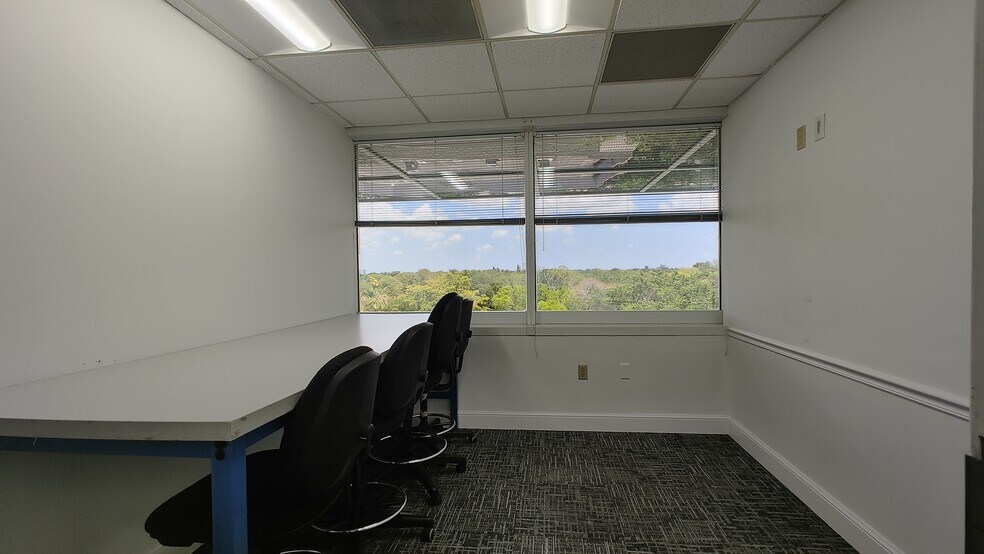More Photos Of 210 N University Dr, Coral Springs Office For Lease