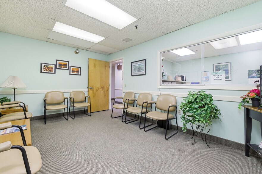 More Photos Of 511 W Grove St, Middleborough Medical For Sale