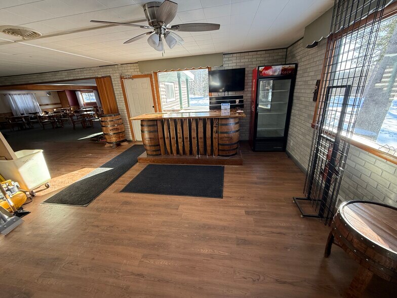 More Photos Of 1640 W US-2, Crystal Falls Restaurant For Sale