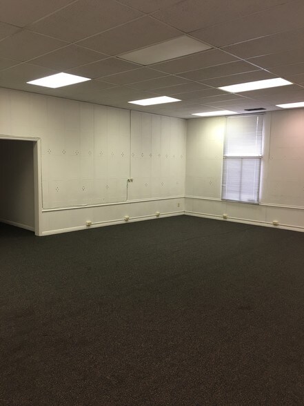 More Photos Of 2550 Washington Blvd, Ogden Office For Lease