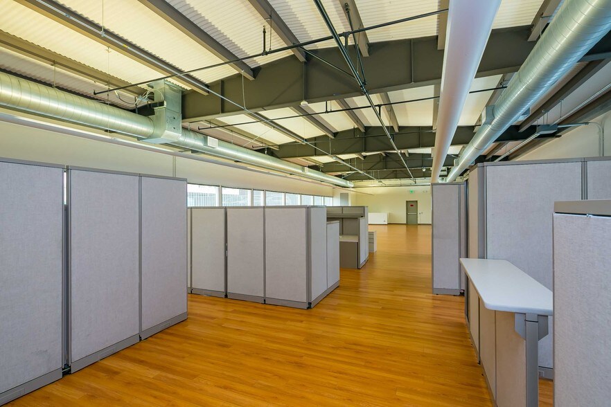 More Photos Of 2417 Beverly Blvd, Los Angeles Office For Lease