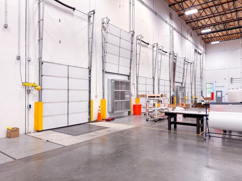 More Photos Of 4251 NE 185th Dr, Portland Warehouse For Lease