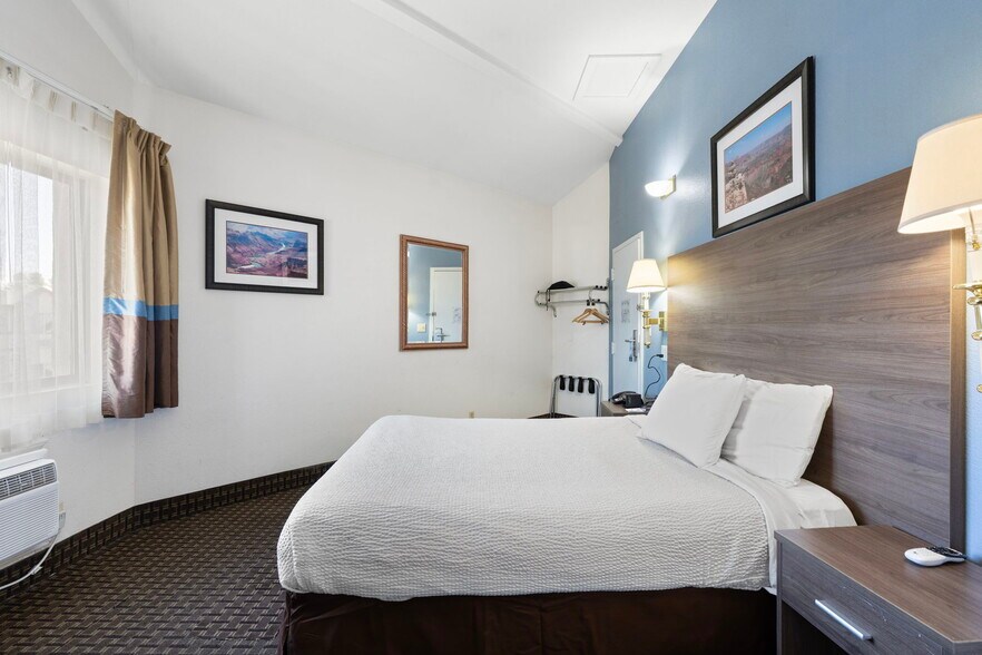 More Photos Of 430 E Route 66, Williams Hotel For Sale