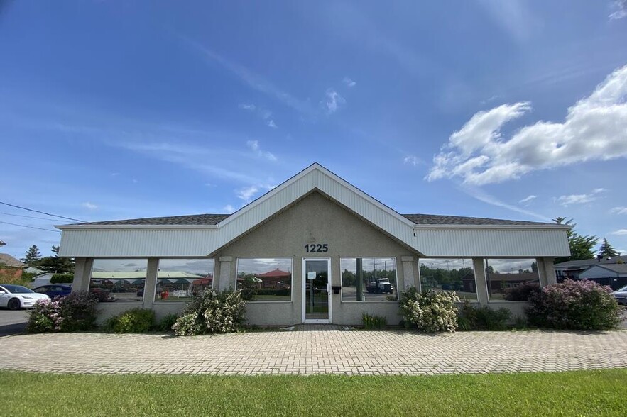 Primary Photo Of 1225 Ch De Saint-Jean, La Prairie Office For Lease