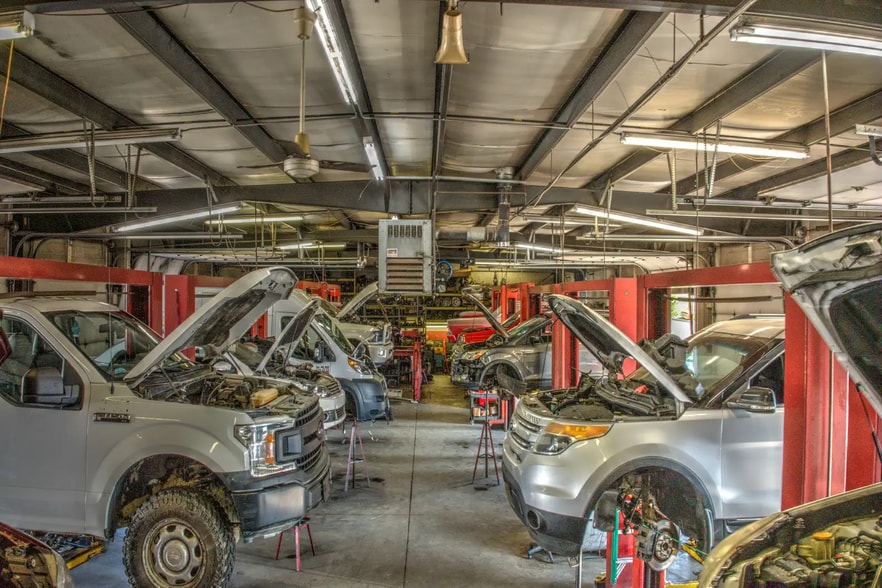 More Photos Of 707 Lane Allen Rd, Lexington Auto Repair For Sale
