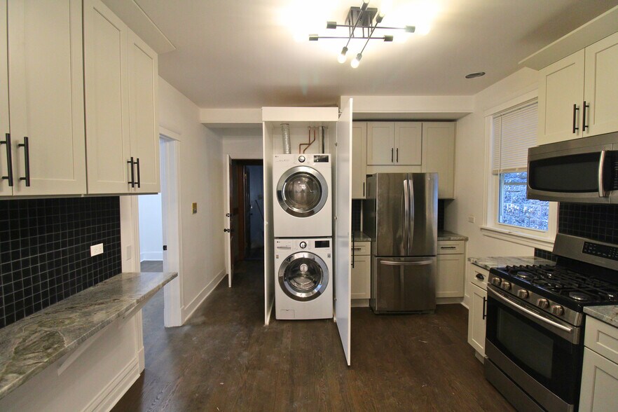 2541 N Southport Ave, Chicago, IL 60614 Apartments For Sale