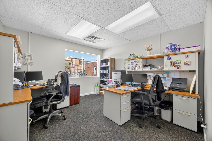 More Photos Of 207 Elk Ave S, Fayetteville Office For Sale