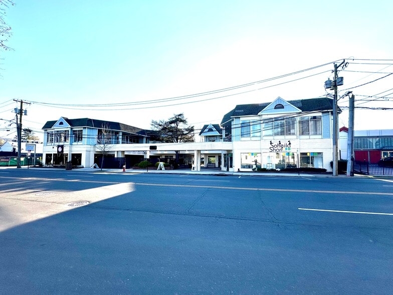 Primary Photo Of 770 Middle Neck Rd, Great Neck Unknown For Lease