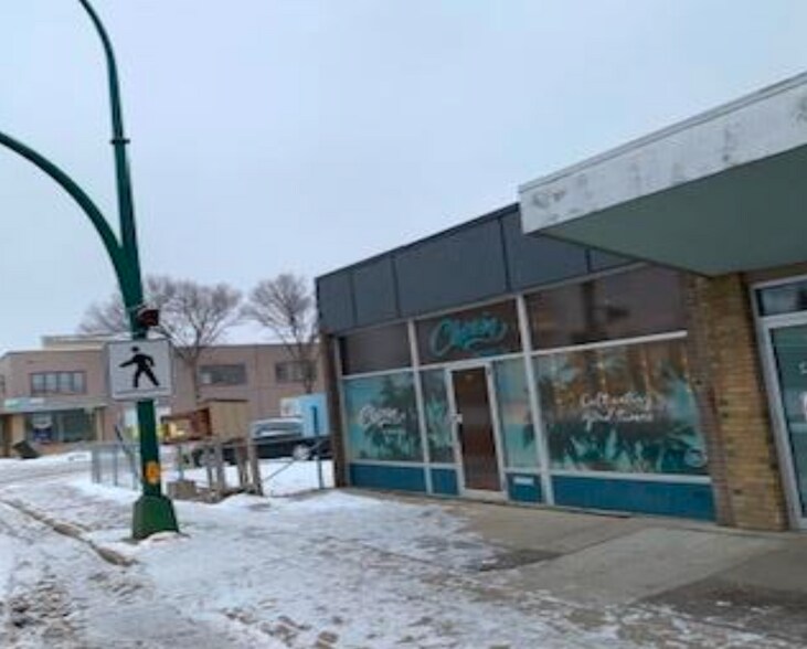 Primary Photo Of 406 13 St N, Lethbridge Storefront For Sale