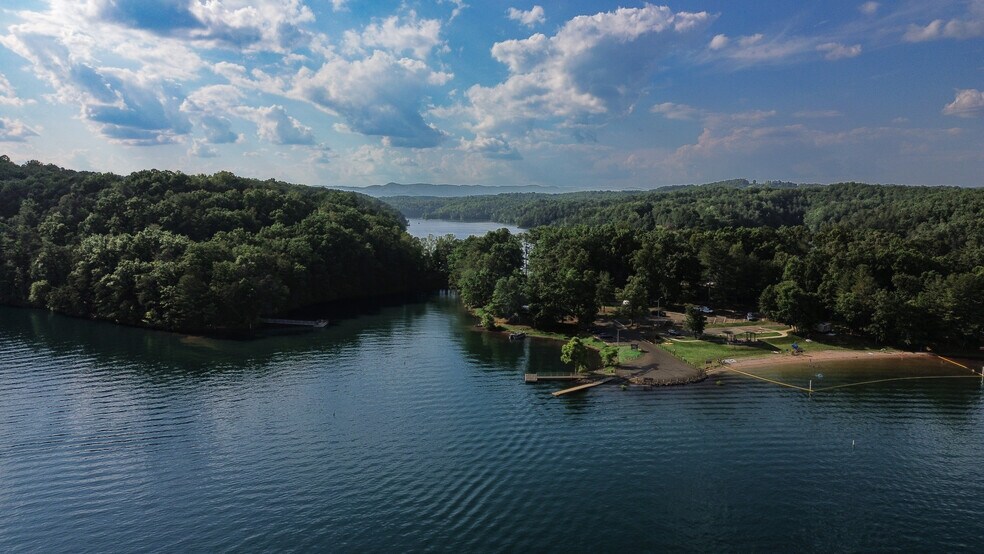 More Photos Of 4265 Goose Point Rd, Bassett Marina For Sale