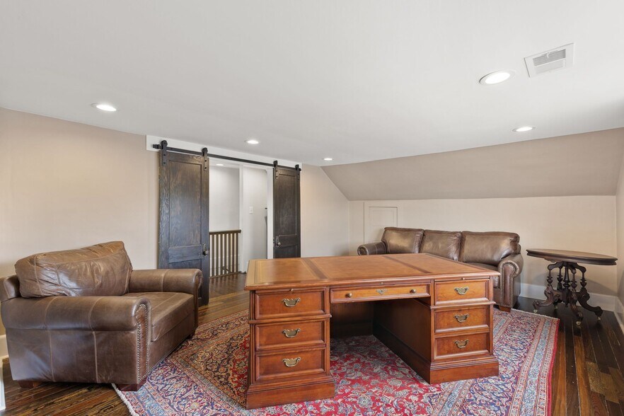 More Photos Of 157 Old Shackle Island Rd, Hendersonville Storefront Retail Office For Sale