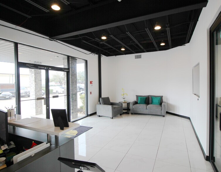 More Photos Of 11330 Brittmoore Park Dr, Houston Warehouse For Lease