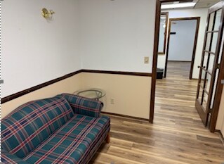 More Photos Of 5029 La Mart Dr, Riverside Office Residential For Lease