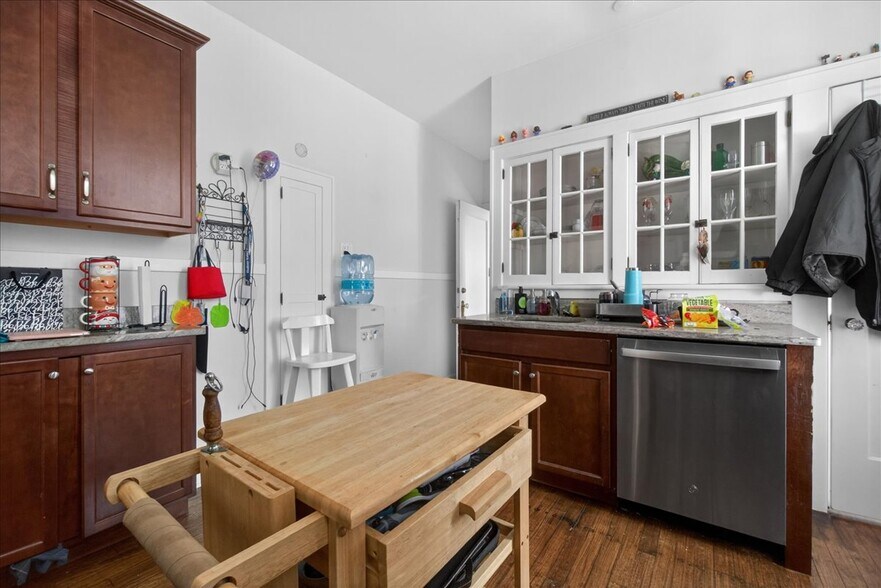 More Photos Of 30 White St, Cohoes Office For Sale