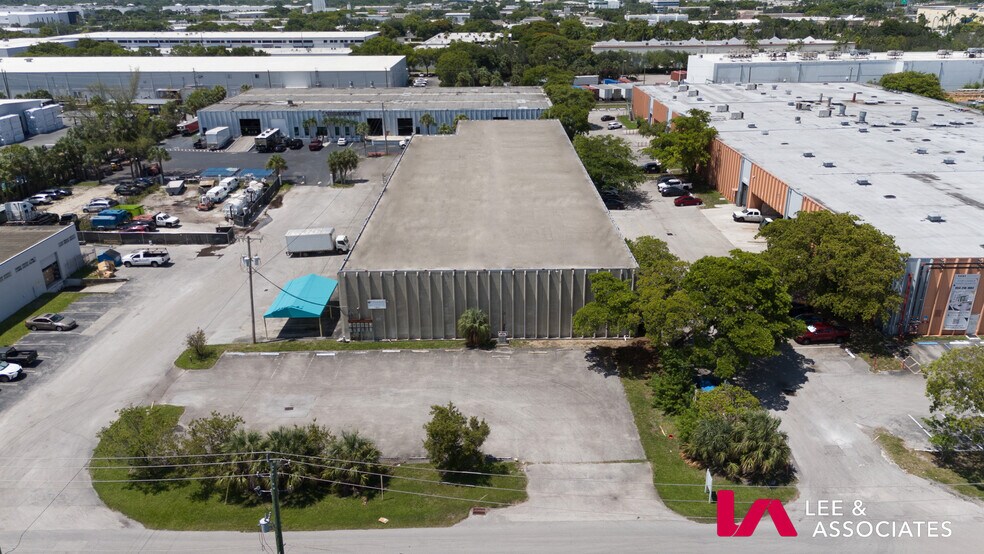 More Photos Of 1401 SW 8th St, Pompano Beach Warehouse For Lease