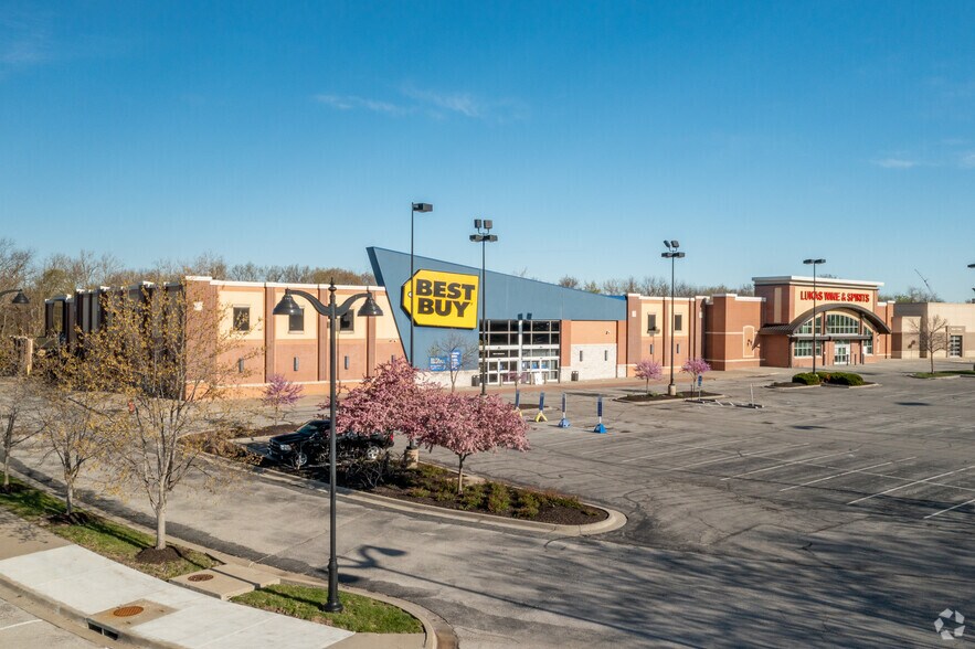 Primary Photo Of 8500-8550 NE Flintlock Rd, Kansas City General Retail For Lease
