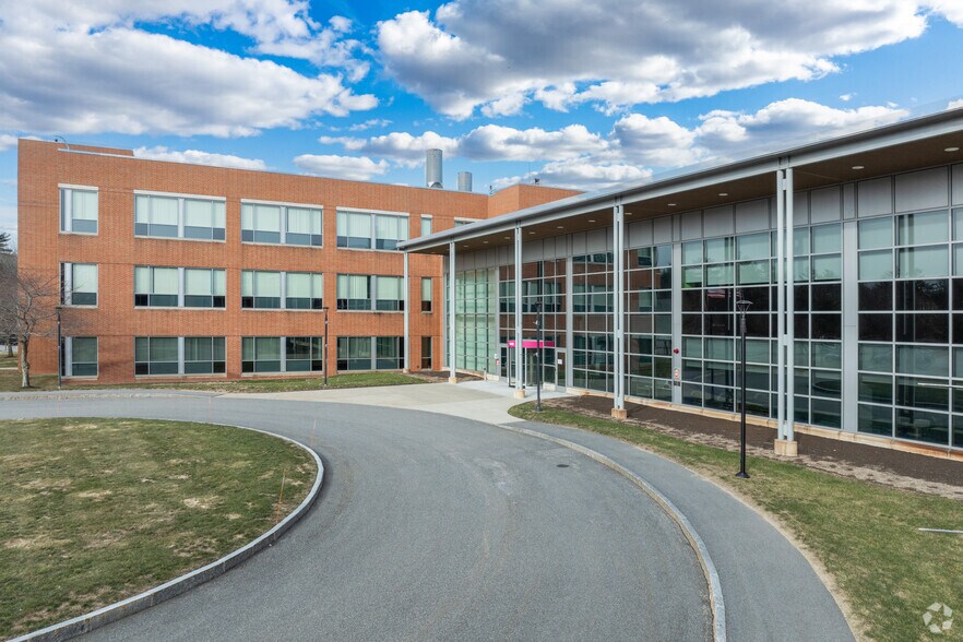 More Photos Of 1 Technology Pl, Rockland Office For Lease