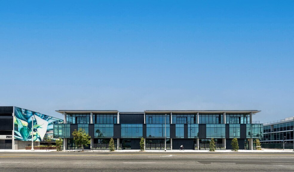 More Photos Of 2922 Crenshaw Blvd, Los Angeles Office For Lease