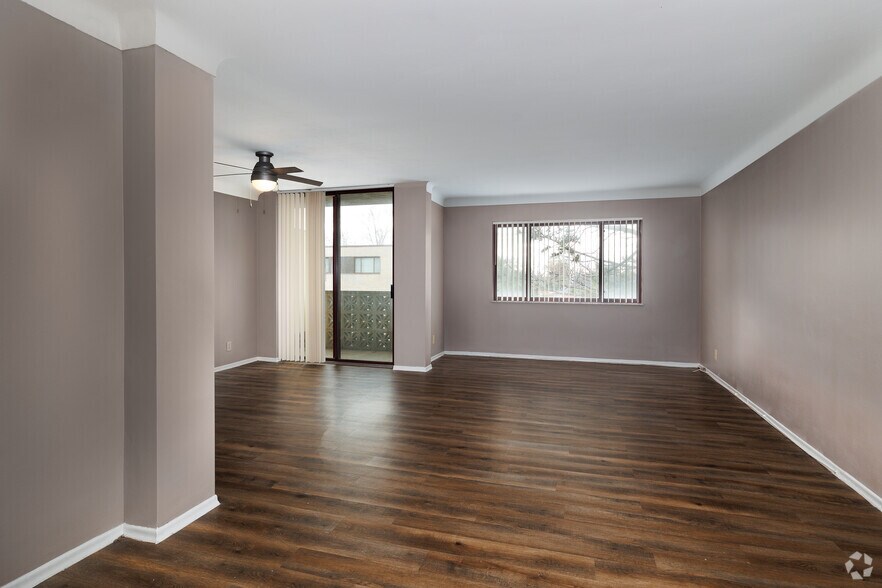 More Photos Of 1001 N McKnight Rd, Saint Louis Apartments For Sale