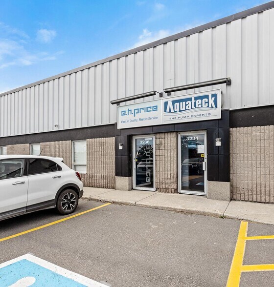 More Photos Of 3234-3246 Hawthorne Rd, Ottawa Warehouse For Lease