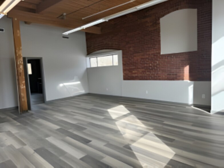 More Photos Of 60 Pine St, Methuen Light Manufacturing For Lease