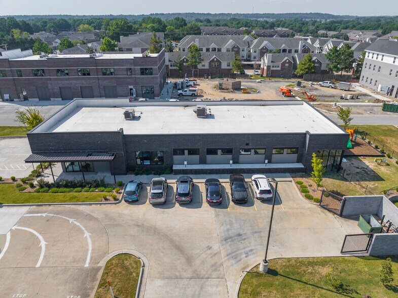 More Photos Of 815 S Donaghey Ave, Conway Office For Lease