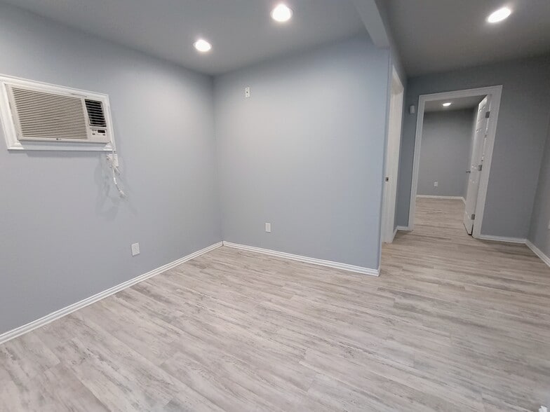 More Photos Of 312 S Hampton Rd, Crowley Service For Sale