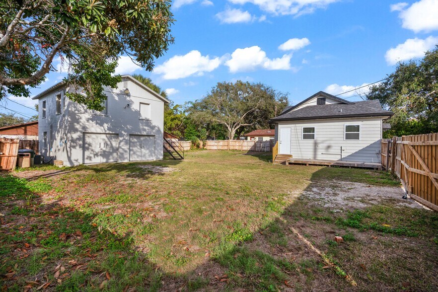 More Photos Of 1006 15th Ave NW, Largo Multifamily For Sale