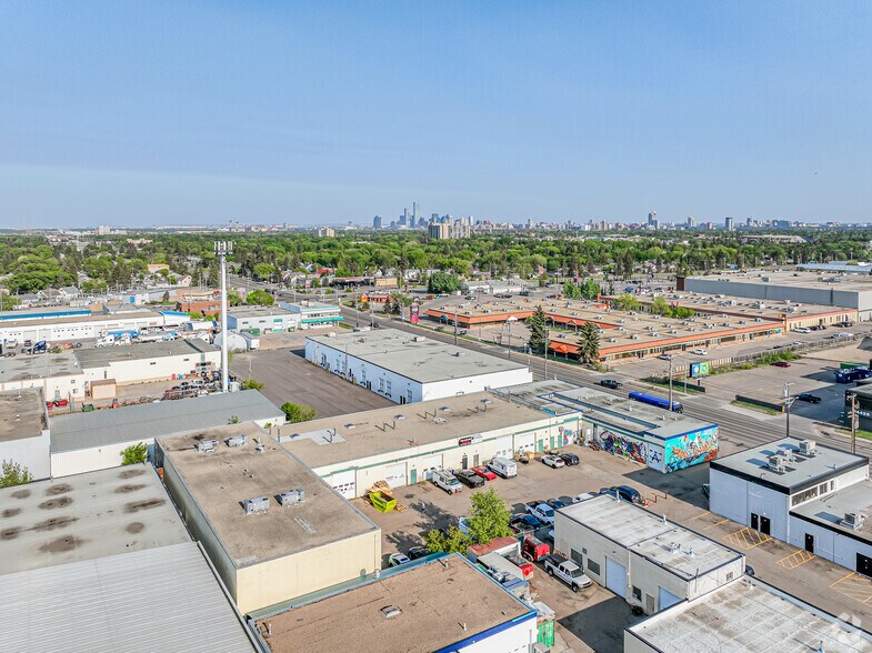 More Photos Of 14414-14430 118th Ave NW, Edmonton Warehouse For Lease