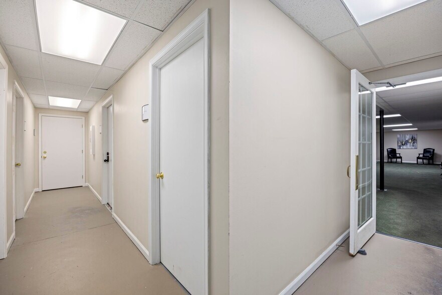 More Photos Of , Waynesboro Office For Sale